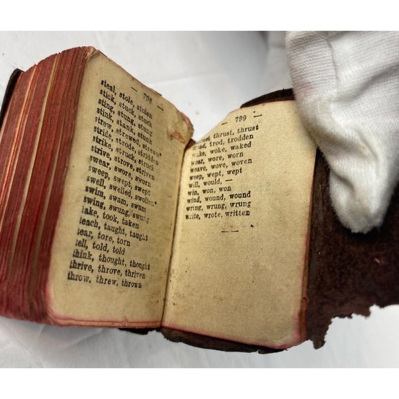 Vintage Miniature Webster's Dictionary Leather, 1800 Words, Miniature Dictionary - Picture 13 of 16